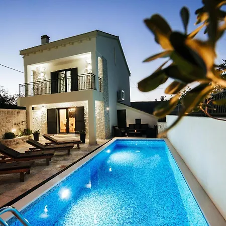 Castello Coza Zadarvillas Villa Vinjerac