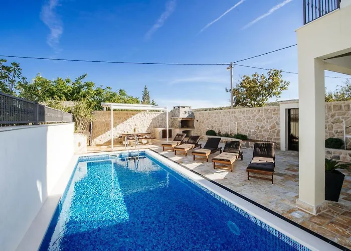 Castello Coza Zadarvillas ヴィラ ヴィンイェラック
