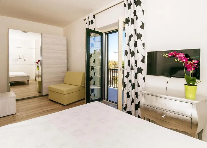 ヴィラ Castello Coza Zadarvillas ヴィンイェラック