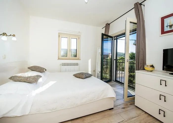Castello Coza Zadarvillas * ヴィンイェラック