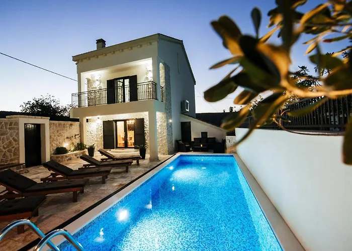 Castello Coza Zadarvillas ヴィラ ヴィンイェラック