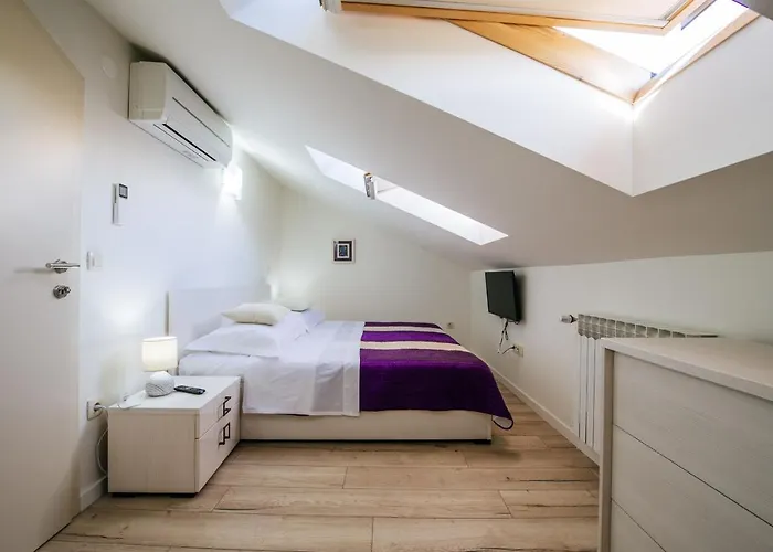 Castello Coza Zadarvillas ヴィラ ヴィンイェラック