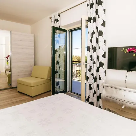 ヴィラ Castello Coza Zadarvillas ヴィンイェラック