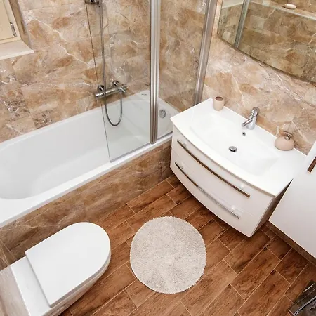 Castello Coza Zadarvillas * ヴィンイェラック