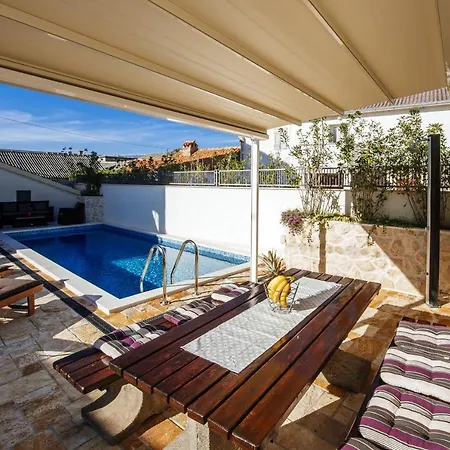 빌라 Castello Coza Zadarvillas