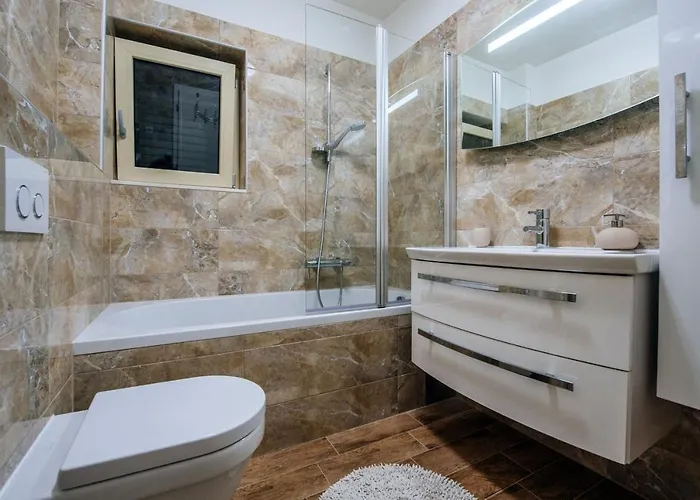 Castello Coza Zadarvillas * 빈예라크